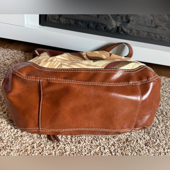 St John's Bay Gabby Butterfly Crossbody/Shoulder Bag - Picture 12 of 15